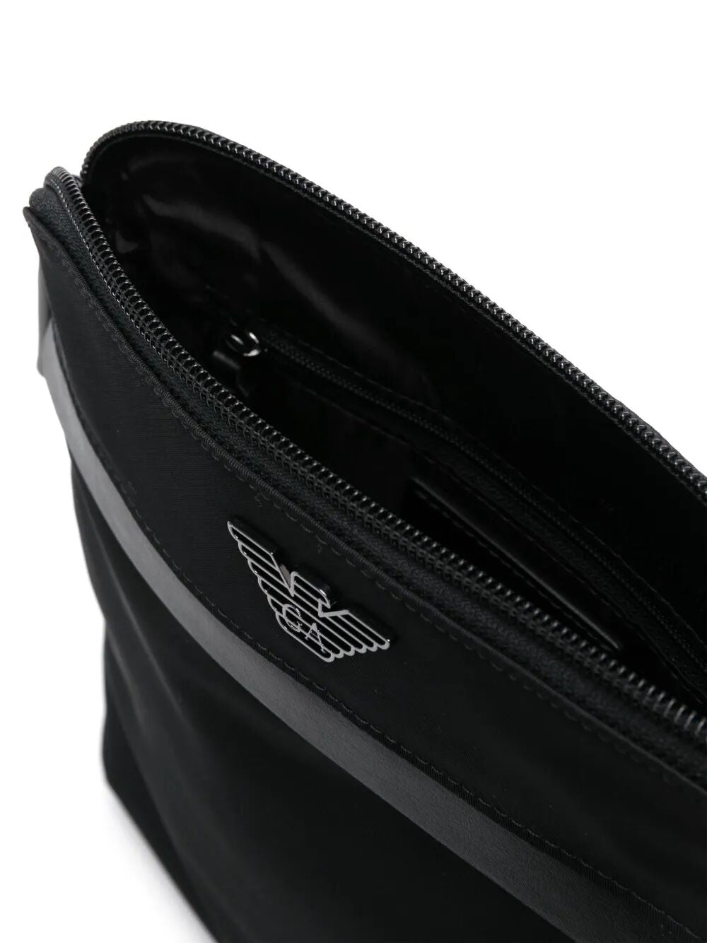 CROSSBODY